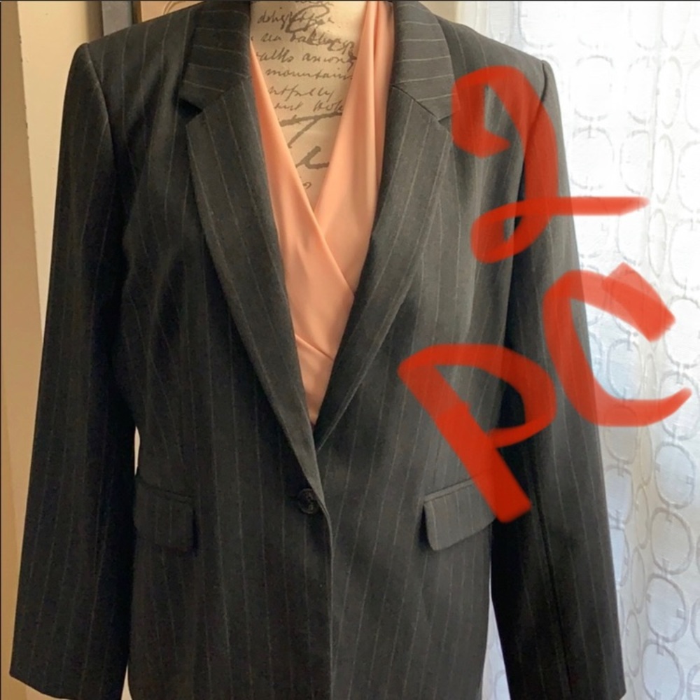 COPY - Like New Set! Worn once, jacket and pencil…